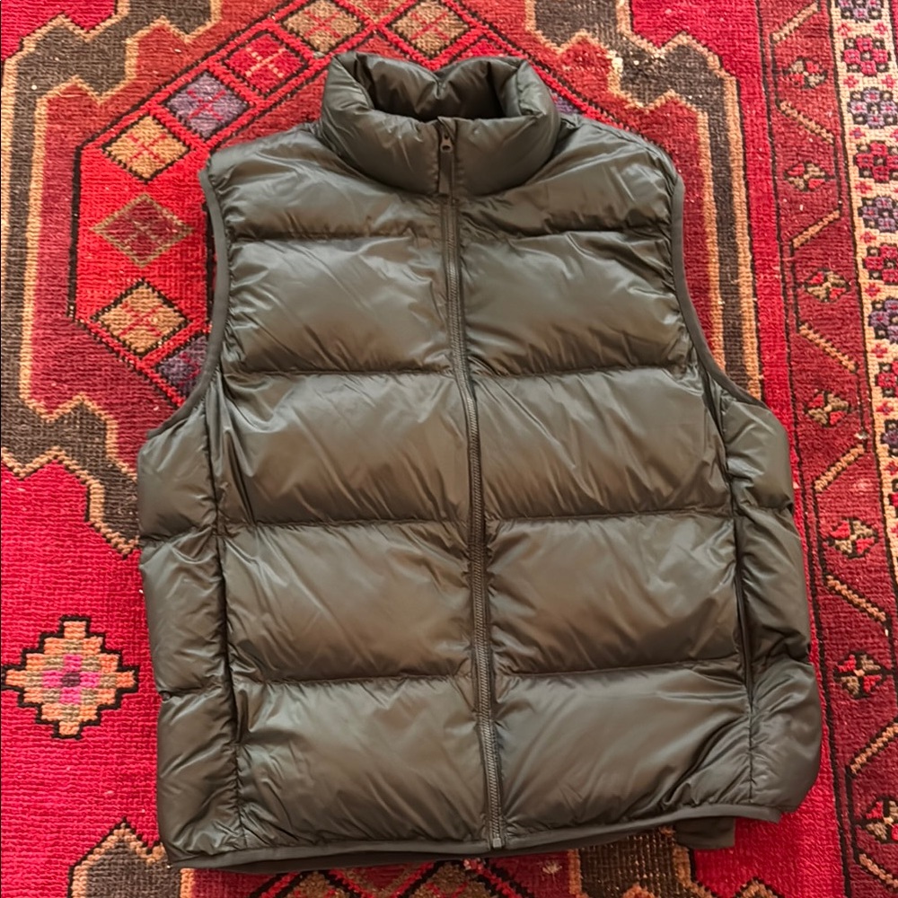 Uniqlo Men's Ultralight Down Puffer Vest